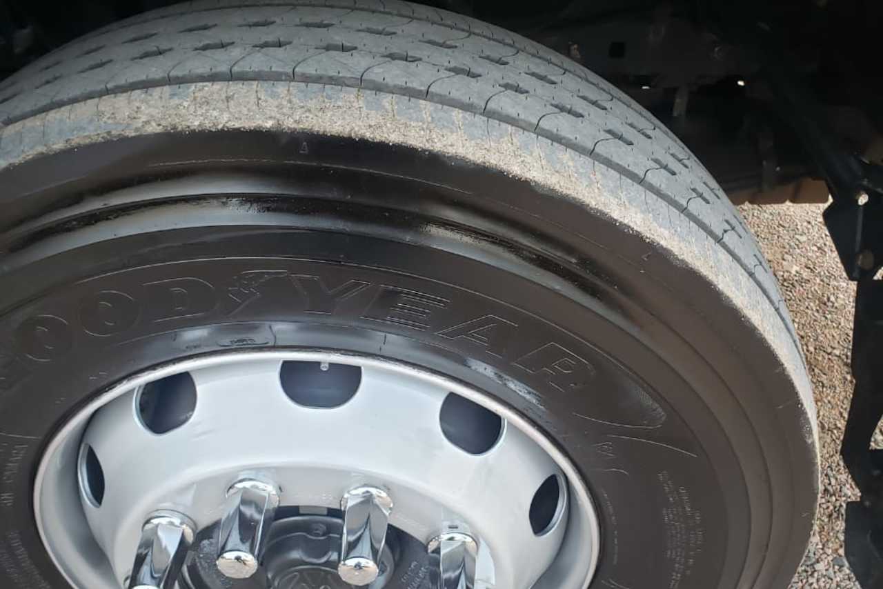 Volkswagen 19-320 Titan - 11/11 10