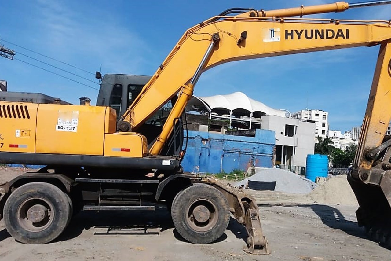 Hyundai R210 - 11/11 3
