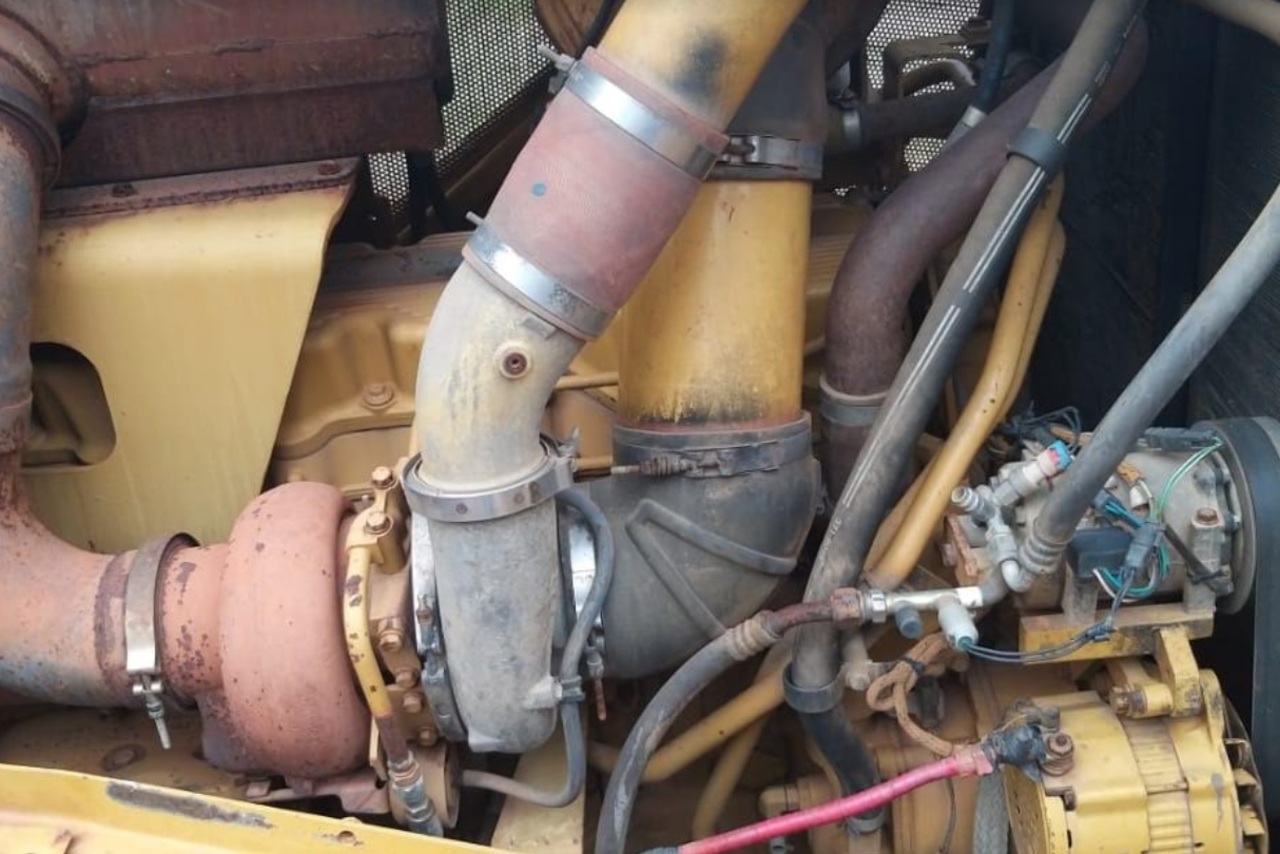 Caterpillar D8T - 05/05 9