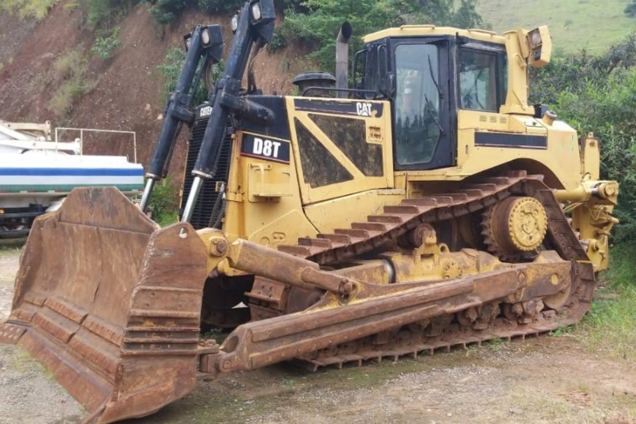 Caterpillar D8T - 05/05 10