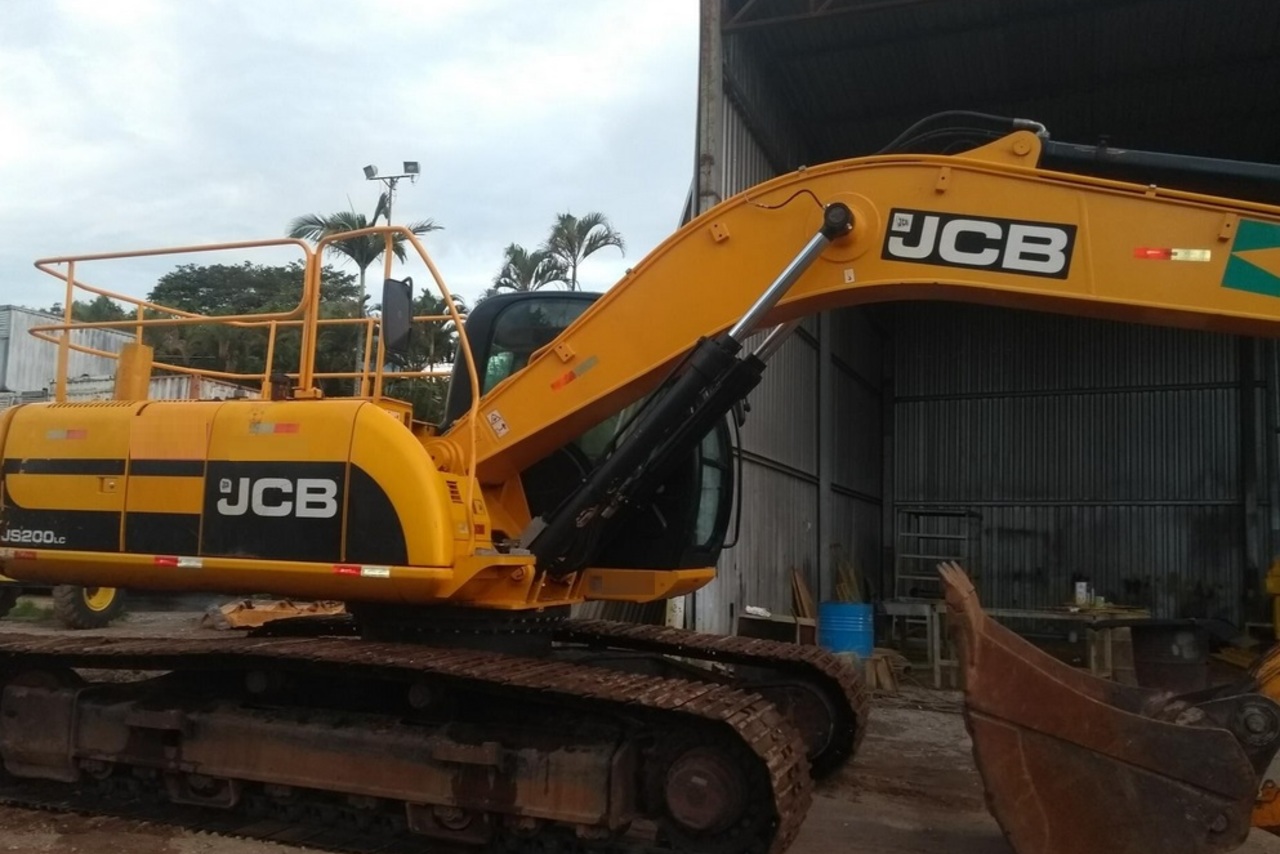 JCB JS200 LC - 12/12 4