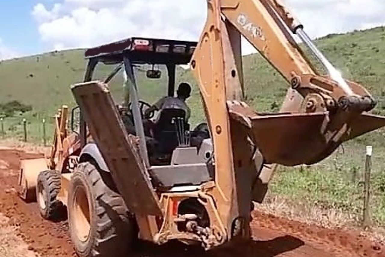 Case 580M - 12/12 2