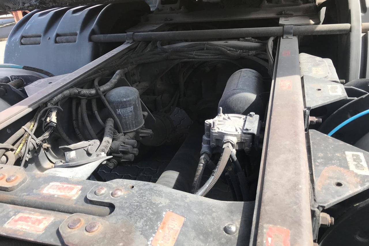 Volkswagen VW 25320 Constellation - 09/10 9