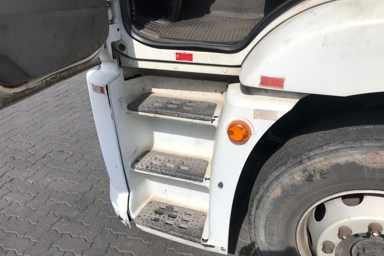 Volkswagen VW 25320 Constellation - 09/10 11