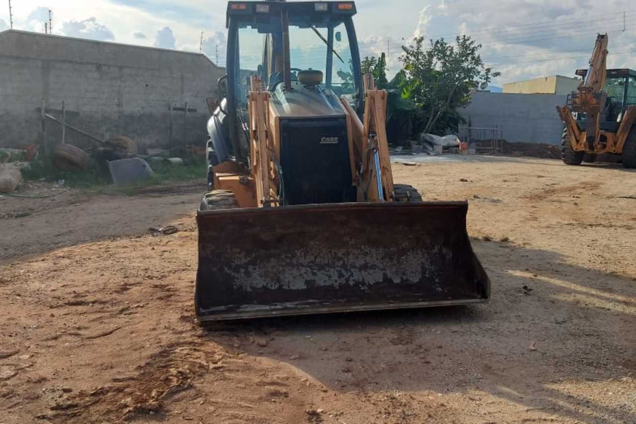 Case 580M - 09/09 3