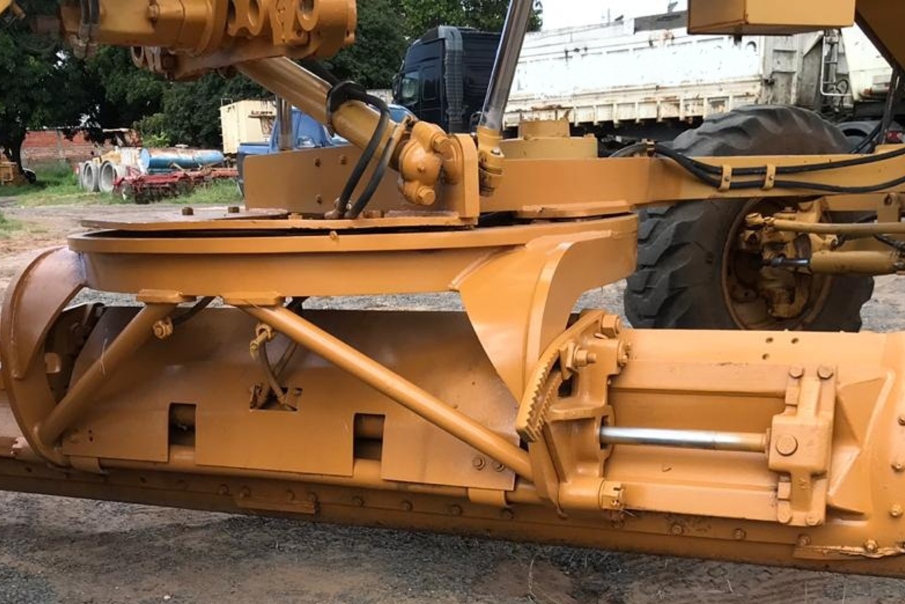 Caterpillar 120K - 09/09 7