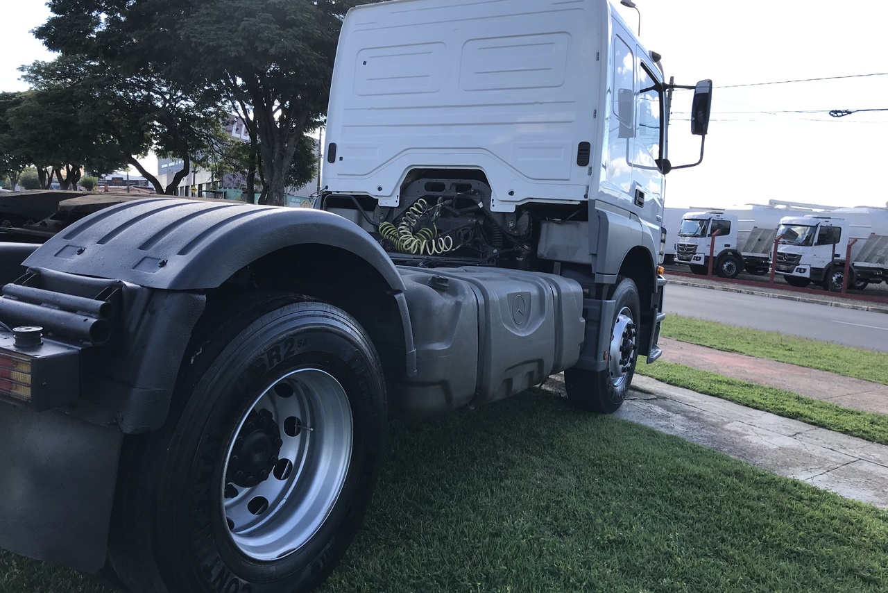 Mercedes Benz Axor 1933 - 12/12 10