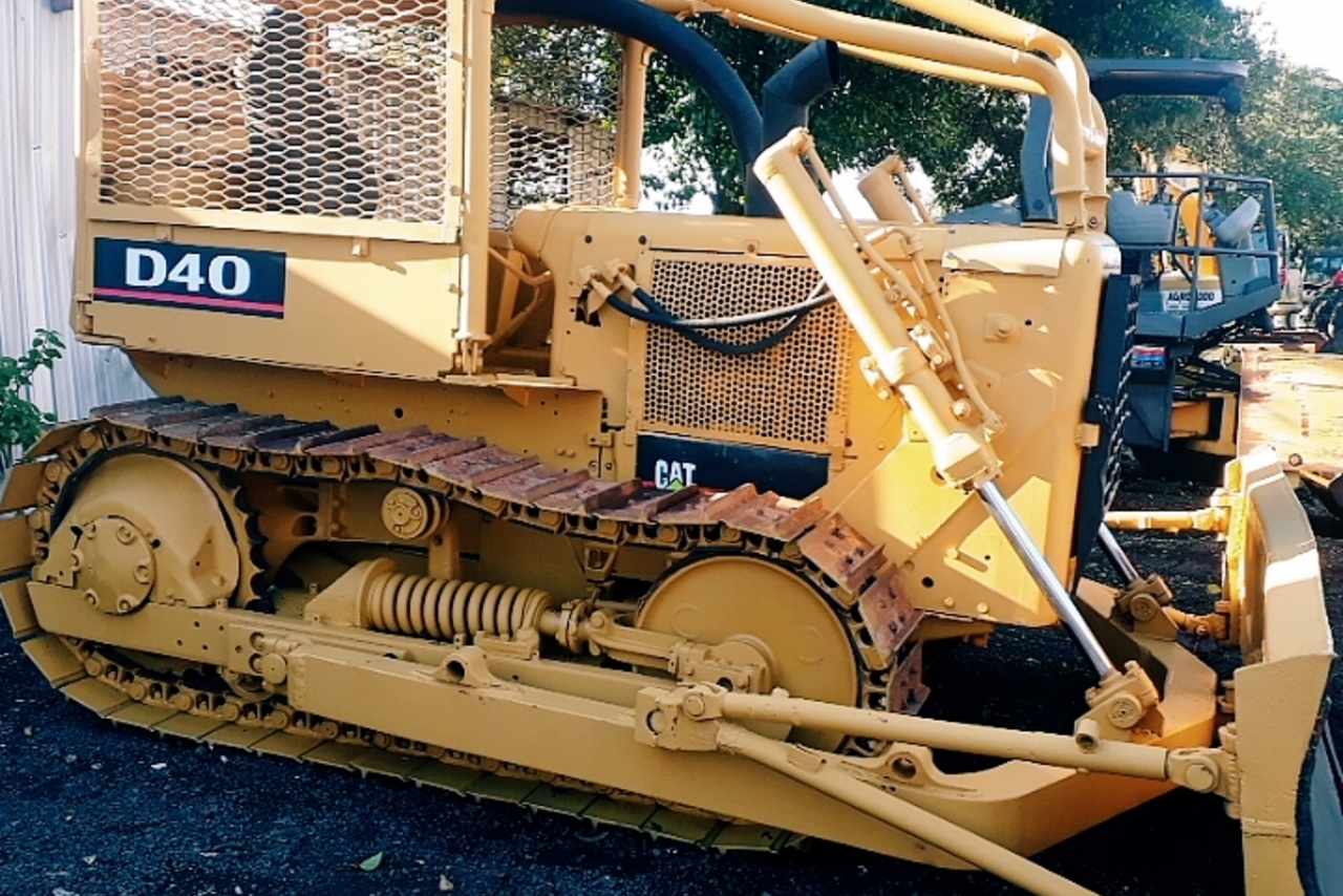 Caterpillar  D4 - 83 3