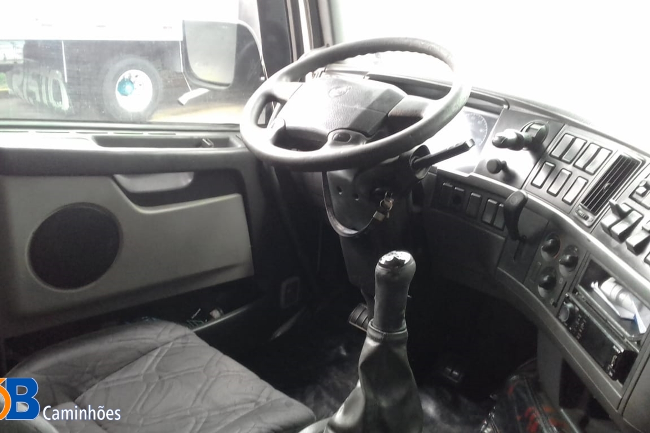 Volvo FH12 380 - 06/06 3