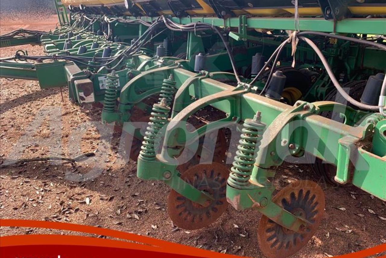 John Deere 2126 - 07/07 2