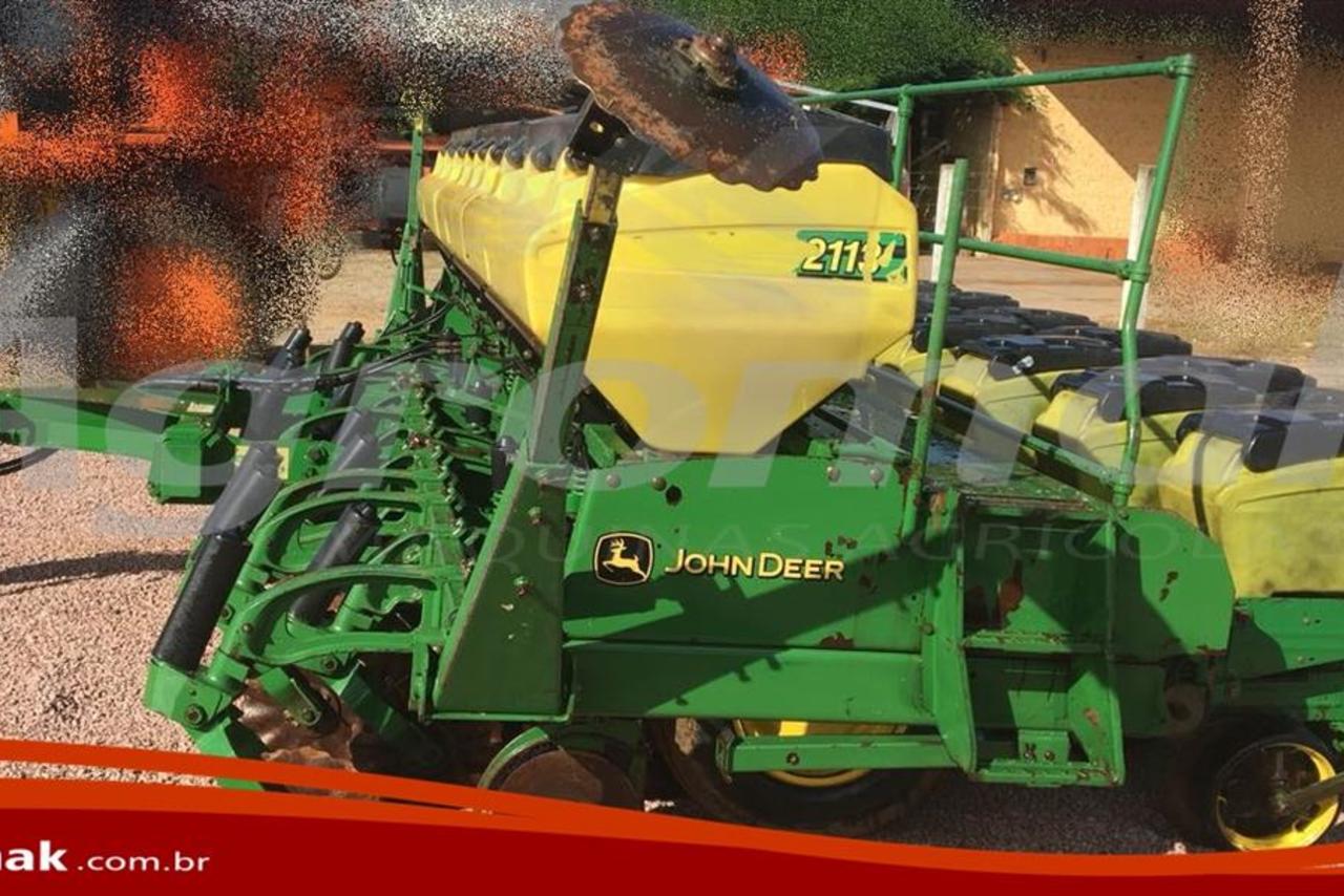 John Deere 2113 - 09/09 3