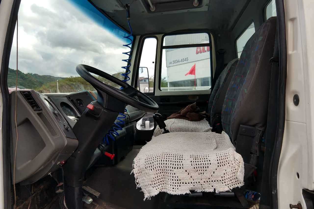 Ford Cargo1217 - 02/02 4