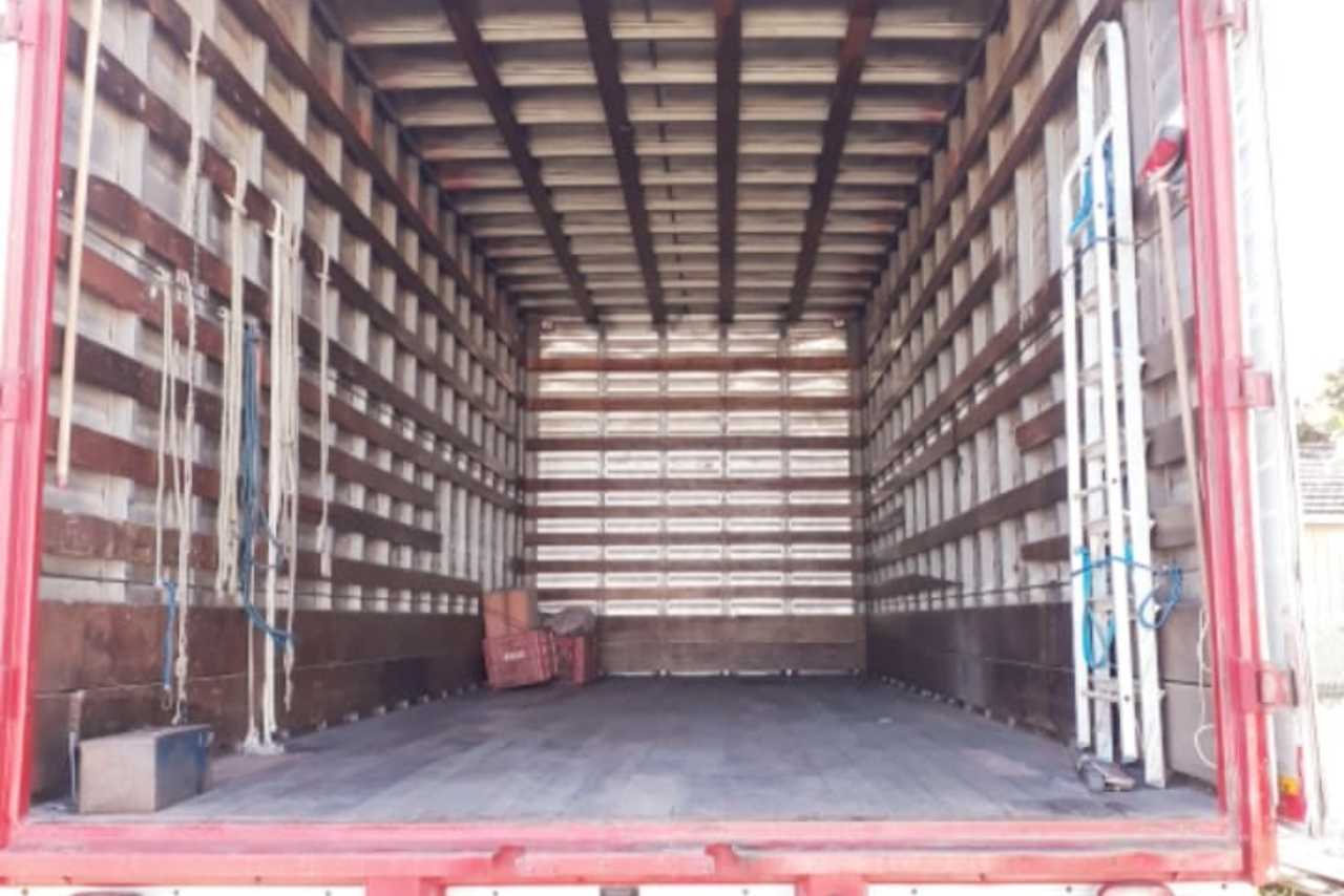 Ford Cargo1217 - 02/02 10