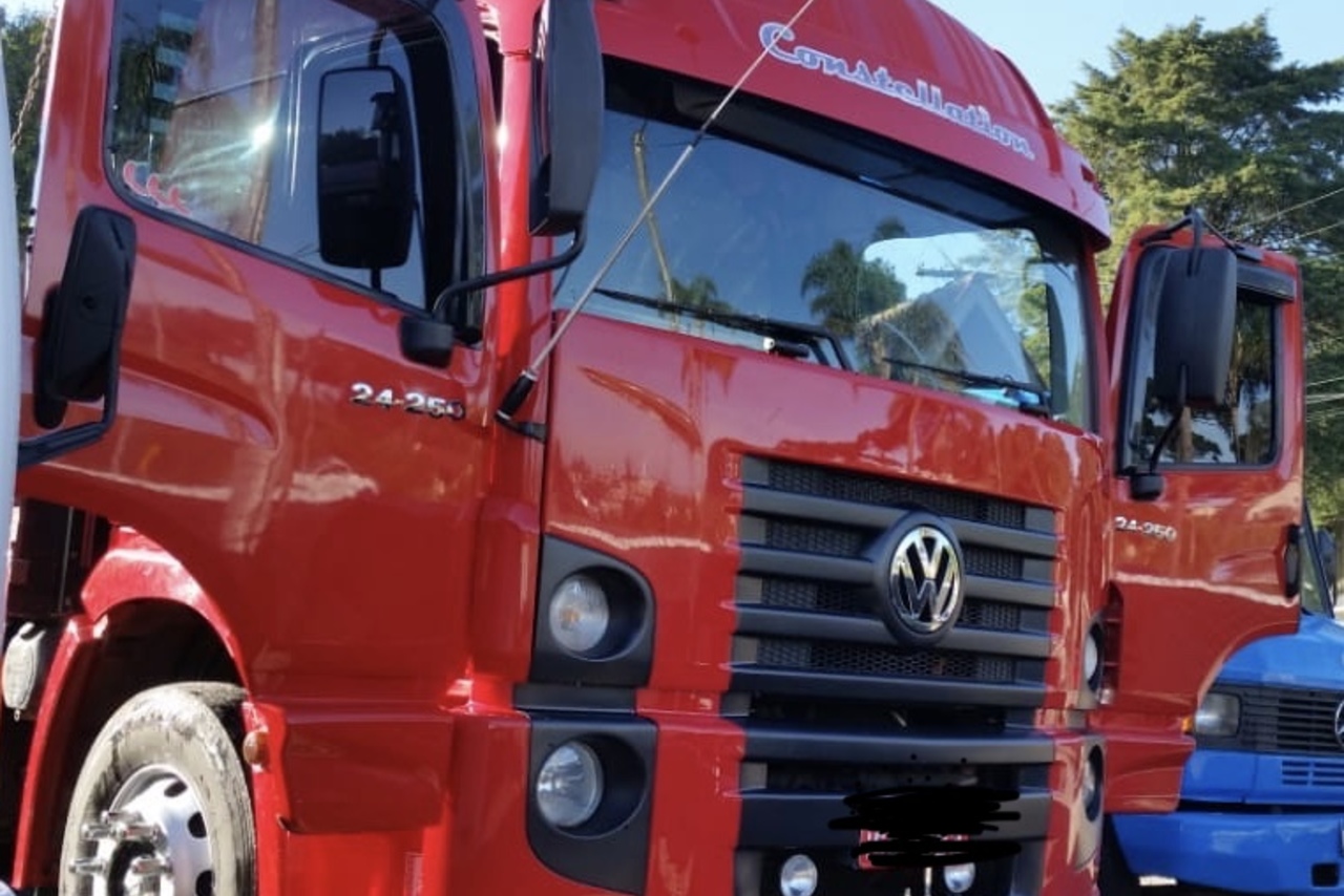 Volkswagen 24-250 E Constellation 3-Eixos - 12/12 3