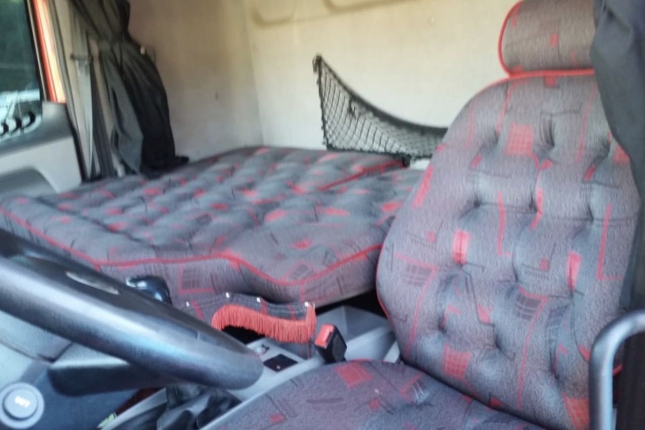 Volkswagen 24-250 E Constellation 3-Eixos - 12/12 5