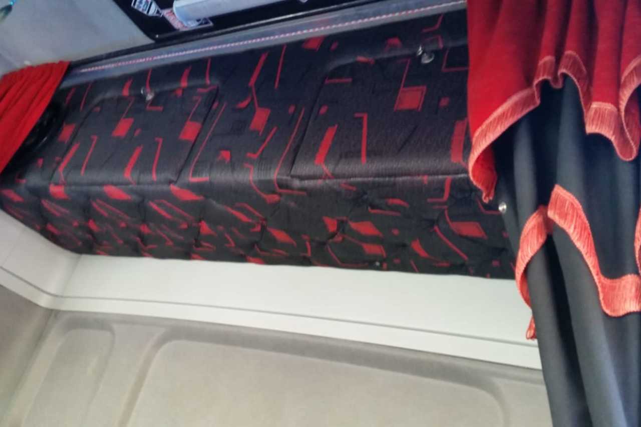 Volkswagen 24-250 E Constellation 3-Eixos - 12/12 7