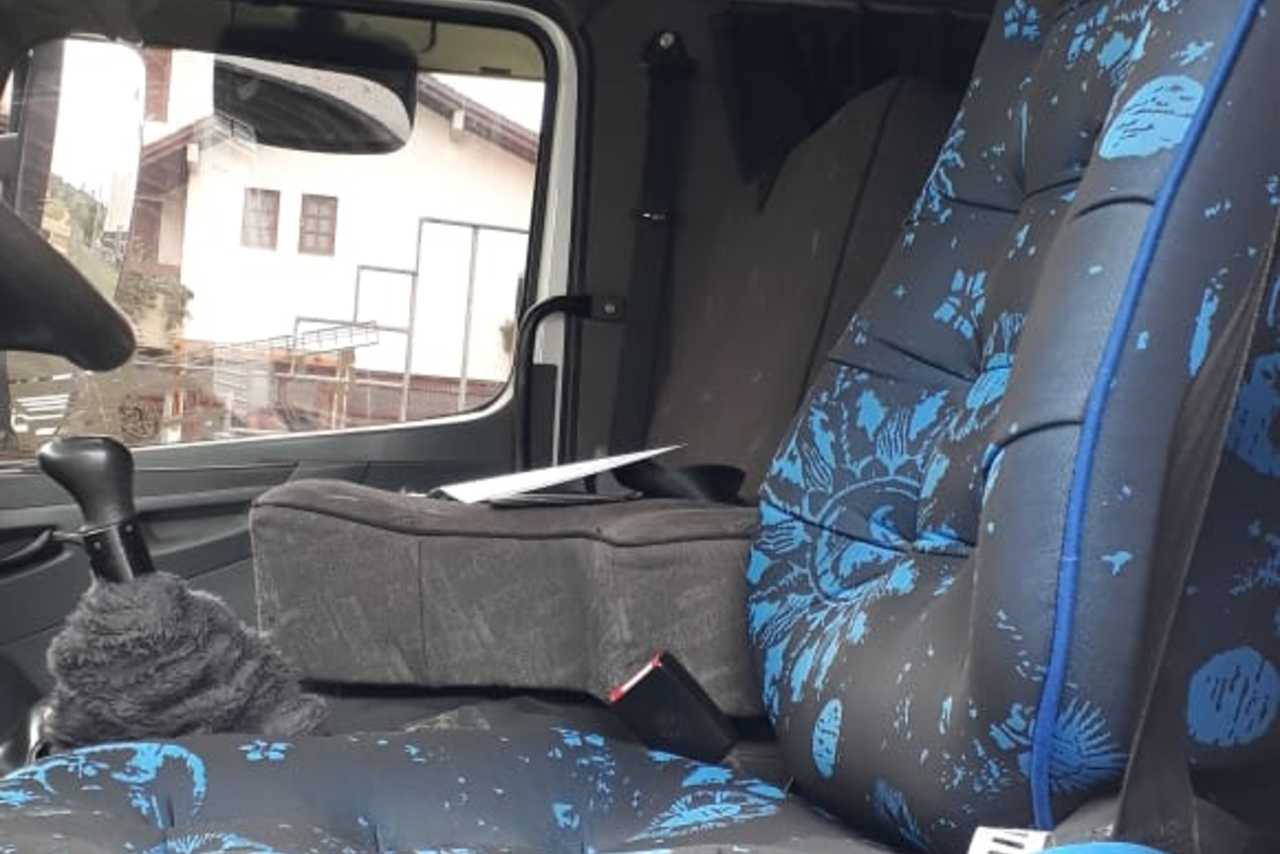 Mercedes Benz Atego 2425 - 07/08 3