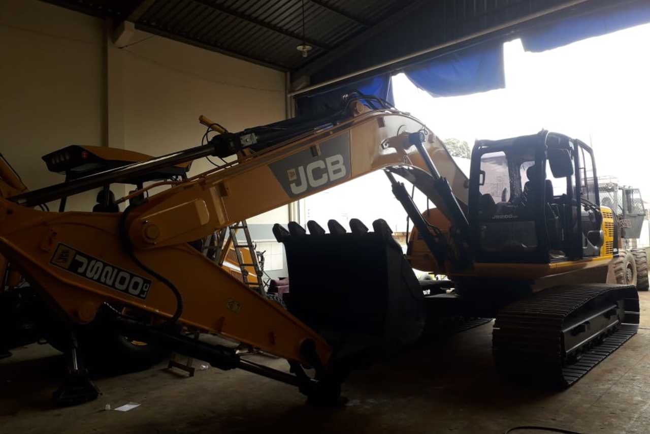 JCB JS200 LC - 13/13 3