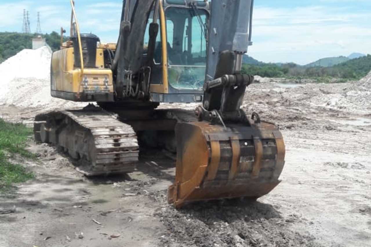 Volvo EC 140B - 08/08 4
