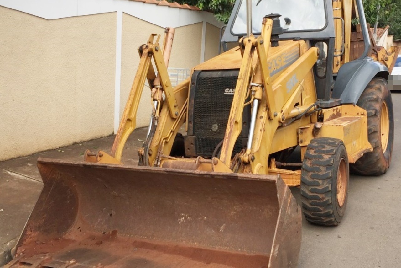 Case 580L - 00/00 17