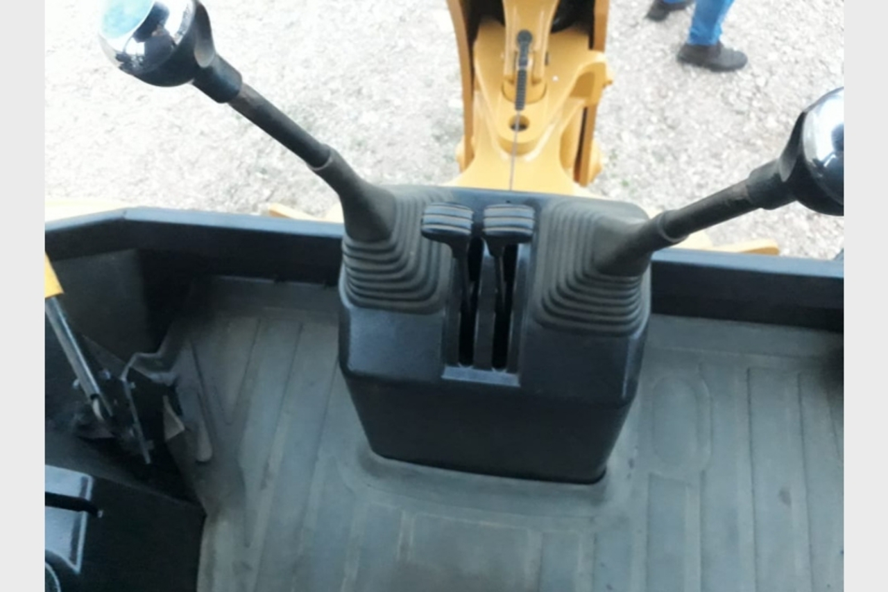 JCB 3CX - 09 4
