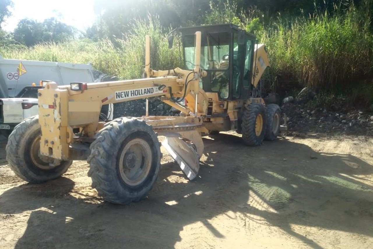 New Holland RG 170B - 10/10 11