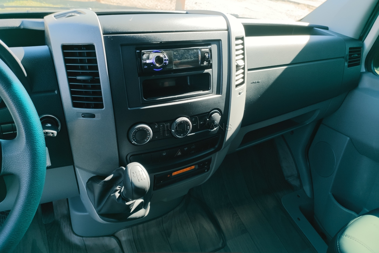 Mercedes Benz Sprinter Executiva 415 - 19/19 16