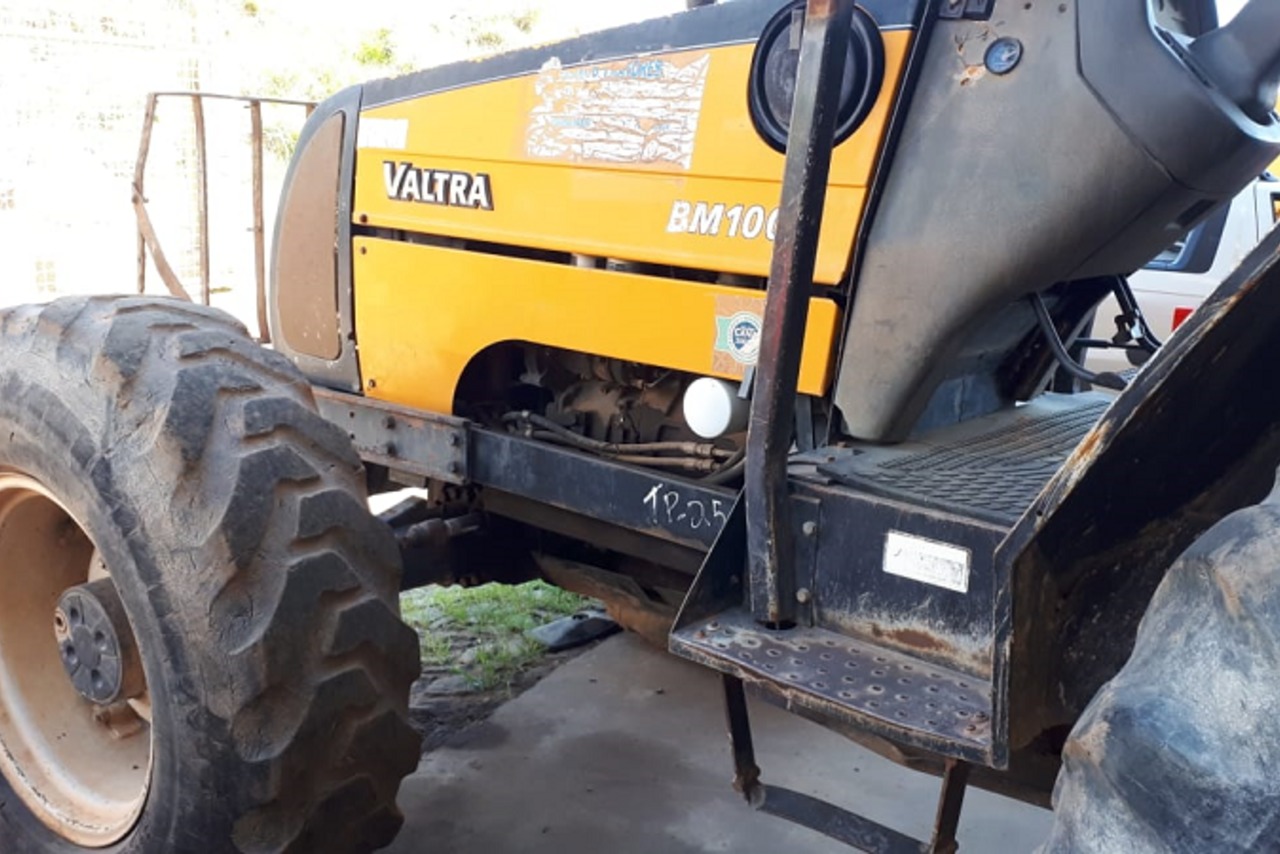 Valtra BM 100 - 05/05 4