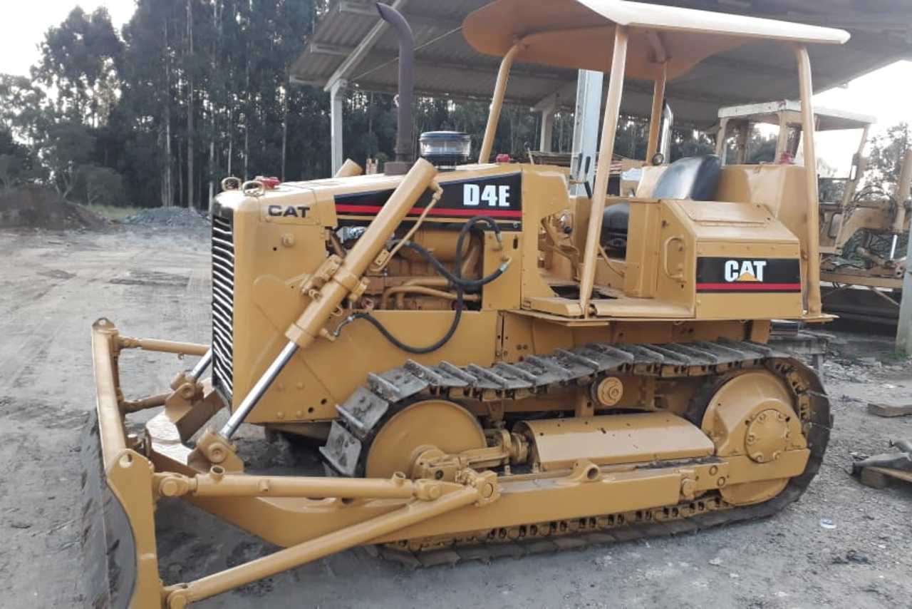 Caterpillar D4E - 86/86 5