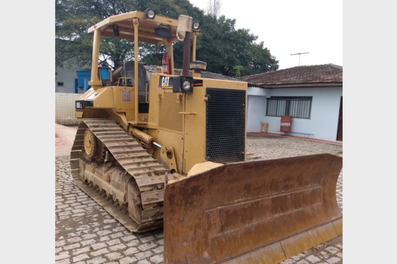 Caterpillar D5M - 04 2
