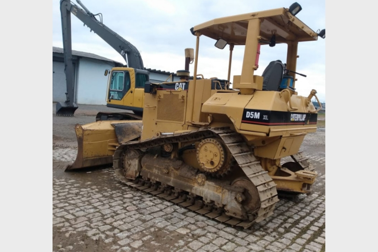 Caterpillar D5M - 04 5