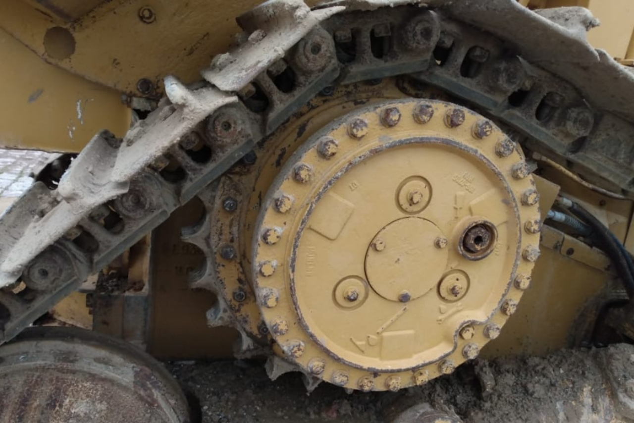 Caterpillar D5M - 04 7