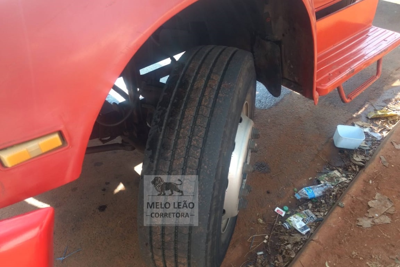 Ford F14000 - 94/94 15