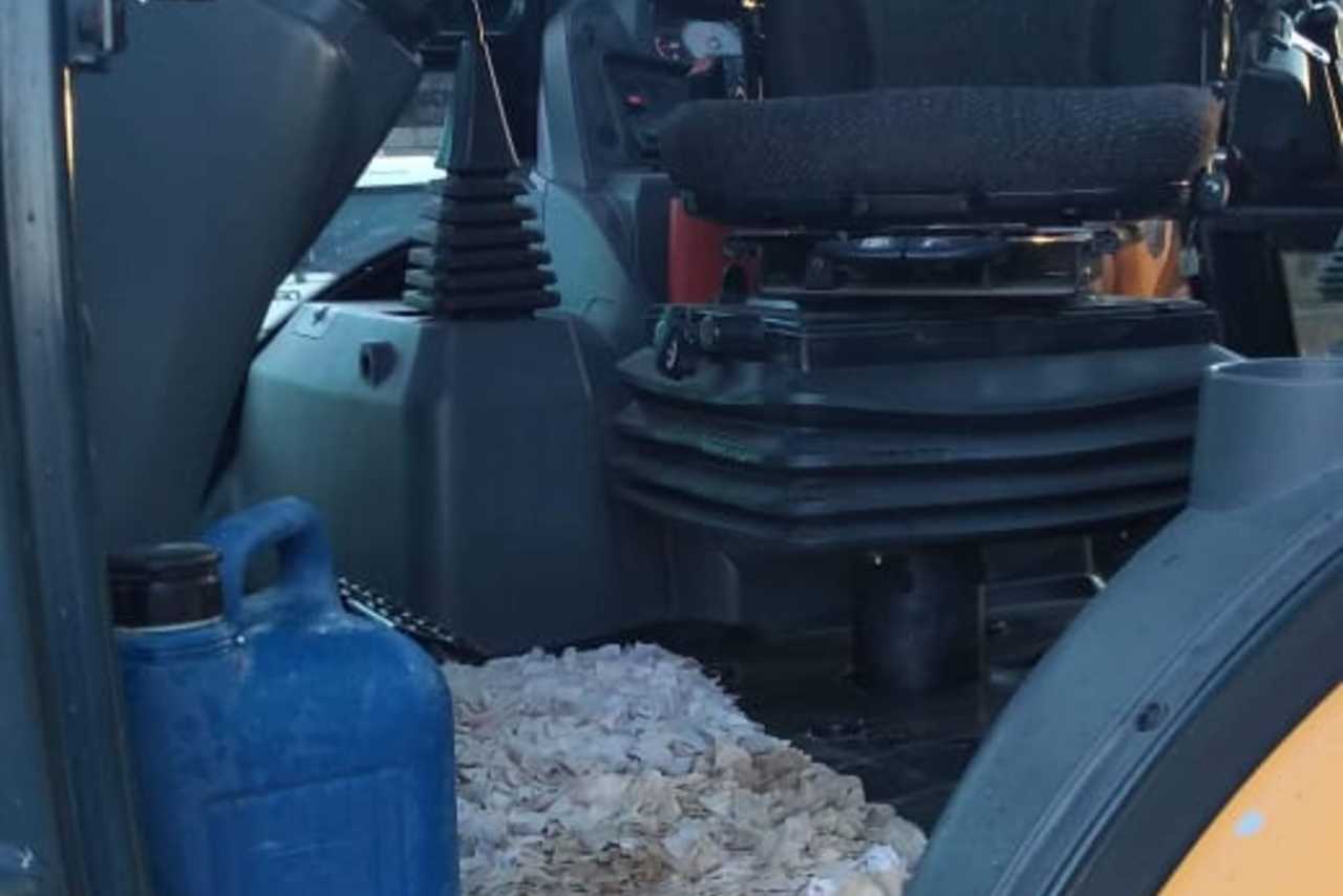 Hyundai H940C - 15/15 7