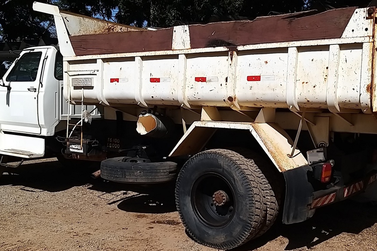 Ford F12000 - 95/95 9