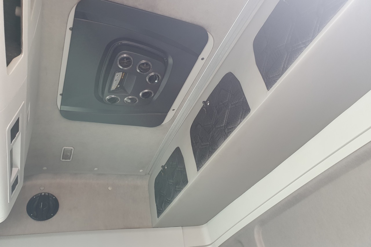 Volkswagen 25 390 - 13/13 6