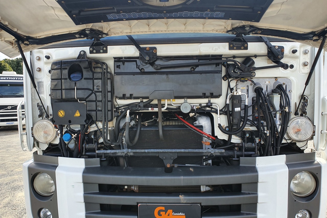 Volkswagen 25 390 - 13/13 9