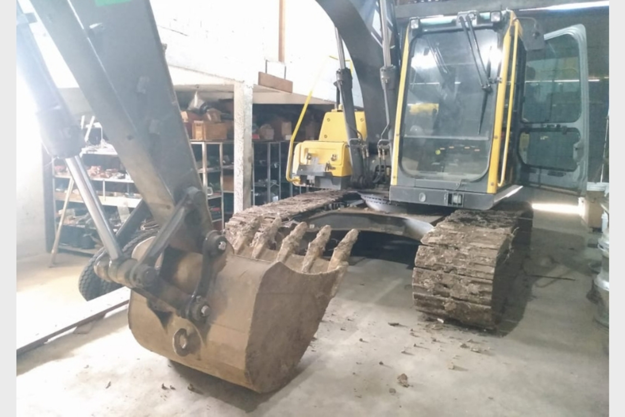 Volvo EC140 - 15 3