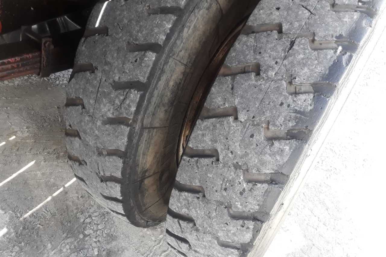 Ford Cargo1317 - 02/03 11