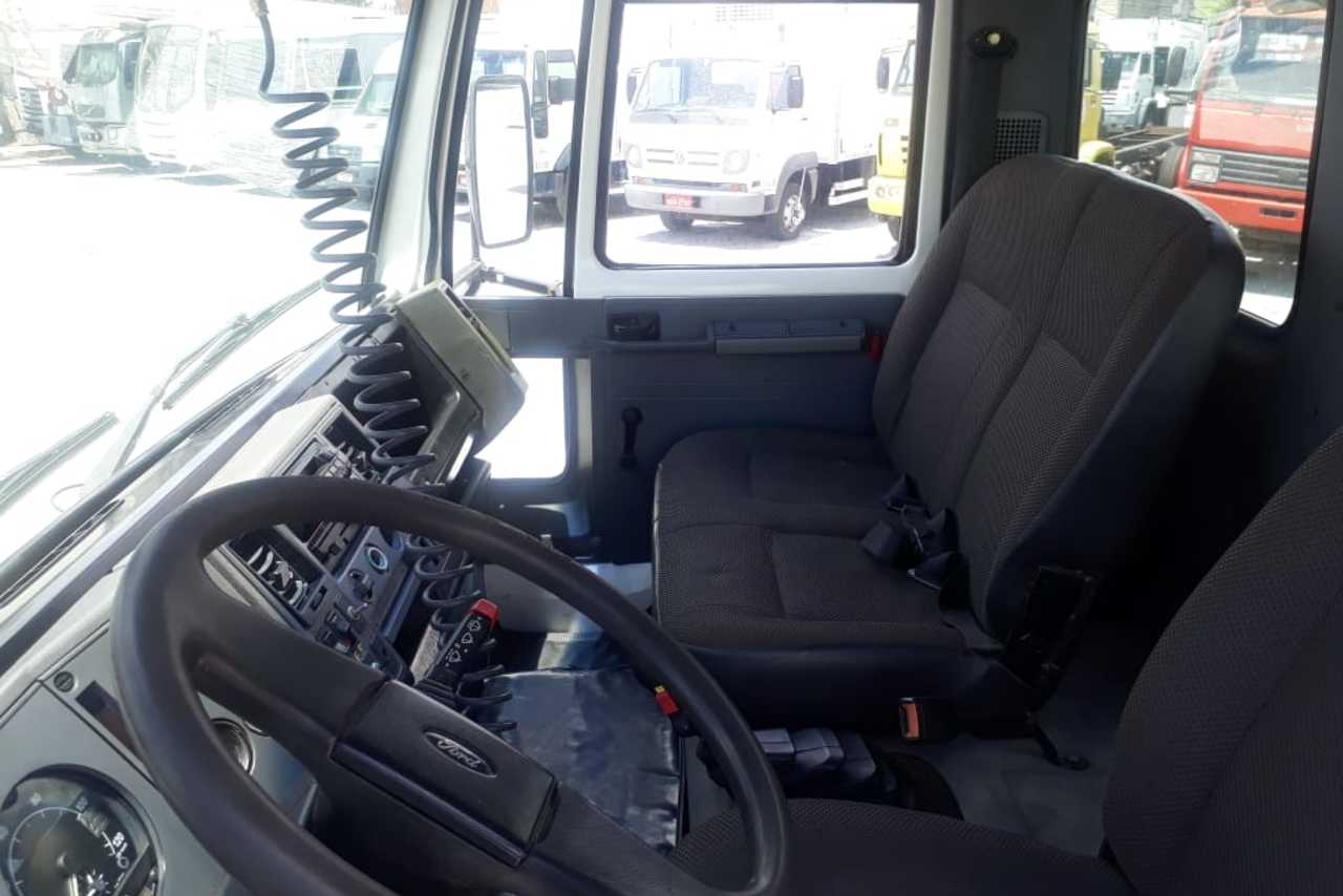 Ford Cargo1317 - 02/03 12