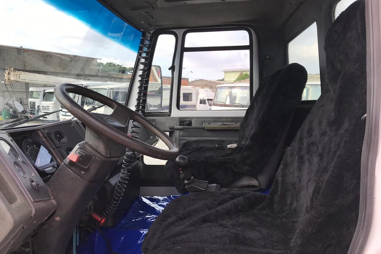 Ford Cargo1217 - 02/02 6