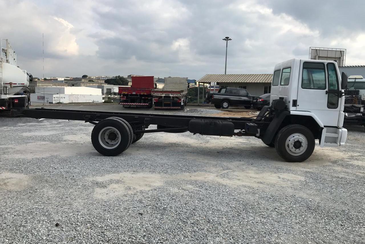 Ford Cargo1217 - 02/02 10