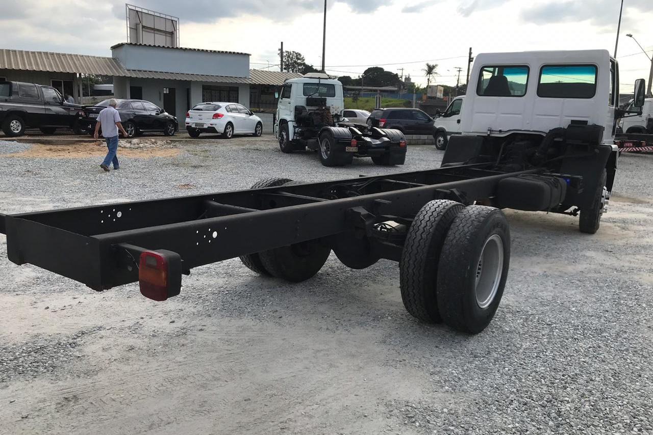 Ford Cargo1217 - 02/02 14