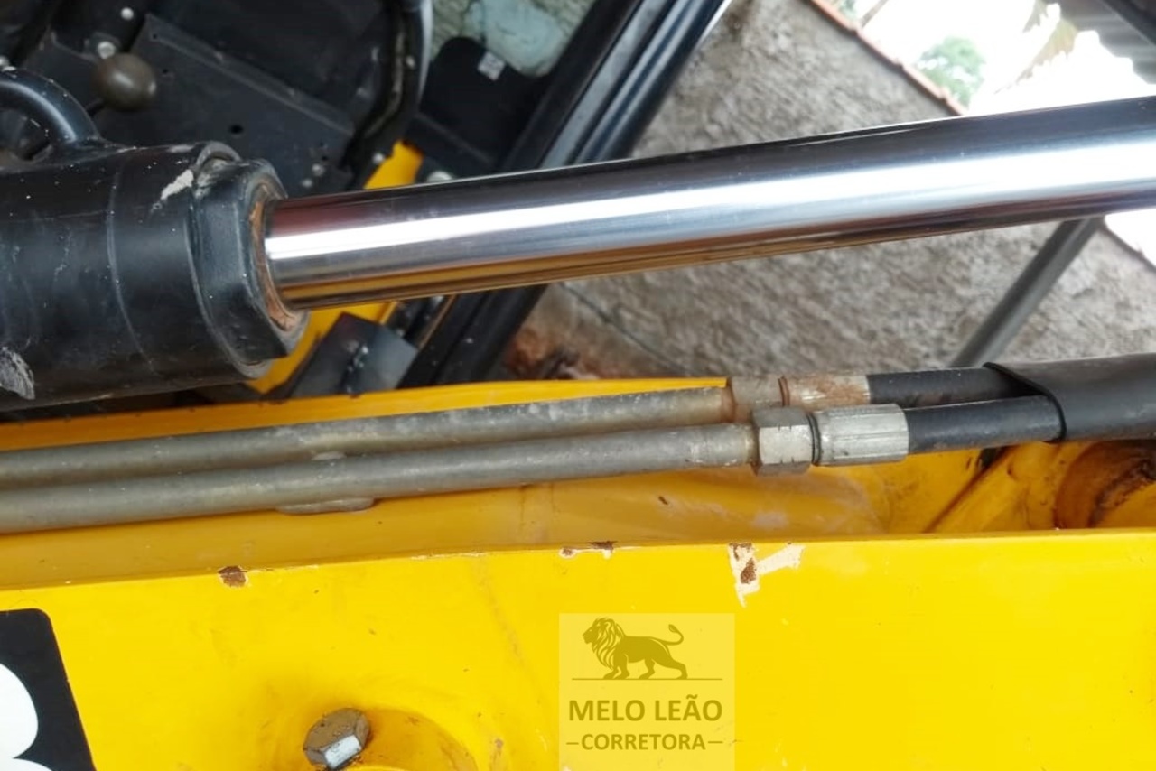 JCB 1CX - 12/12 11