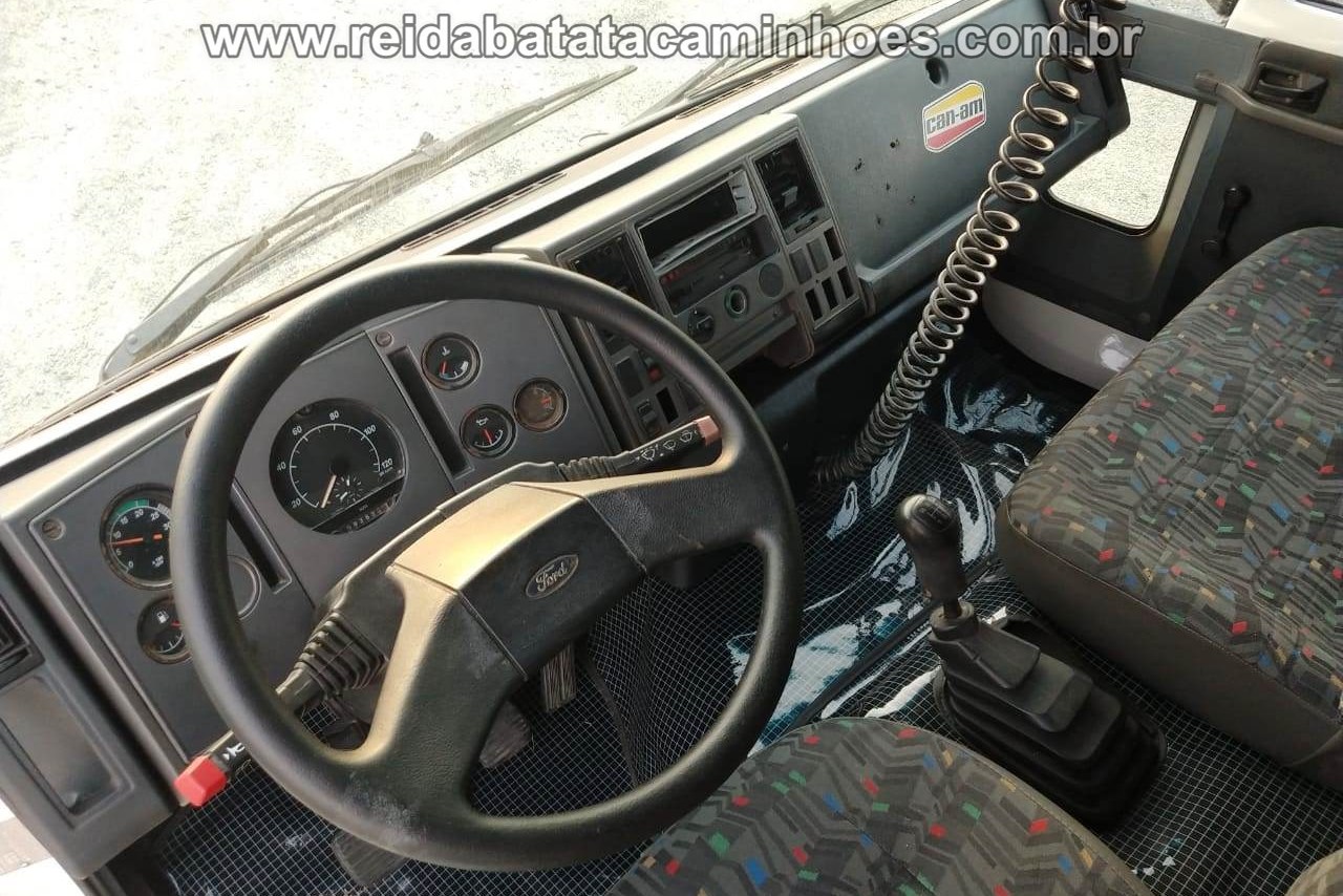 Ford Cargo1317 - 04/04 4