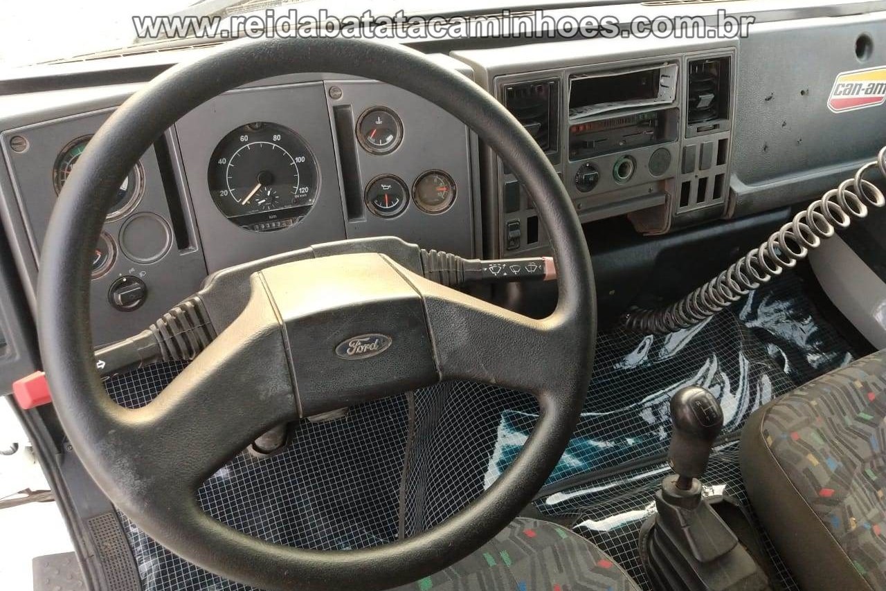 Ford Cargo1317 - 04/04 12