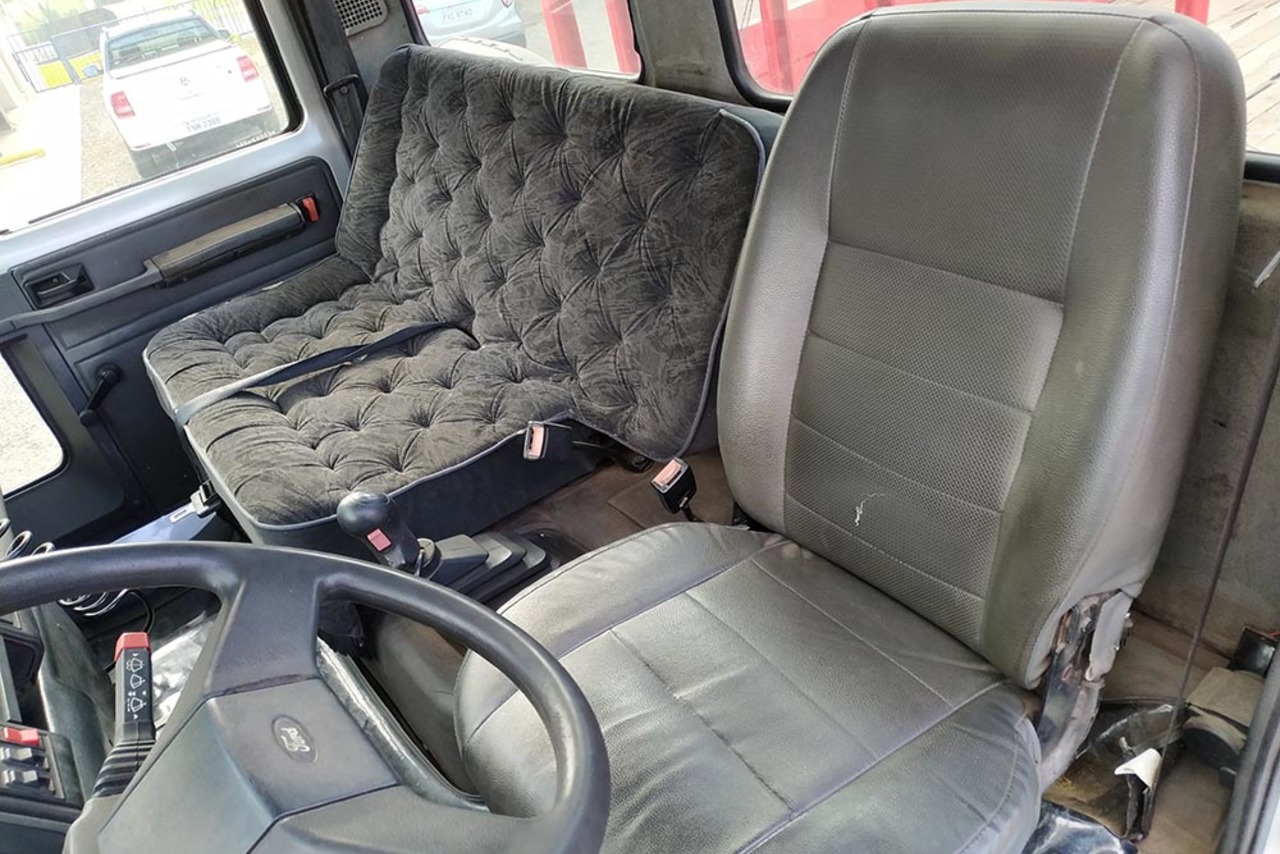 Ford Cargo1317 - 06/06 7