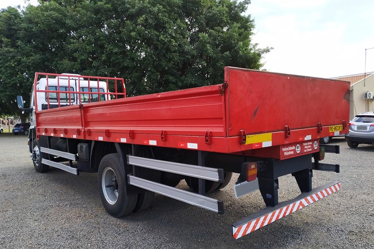 Ford Cargo1317 - 06/06 9