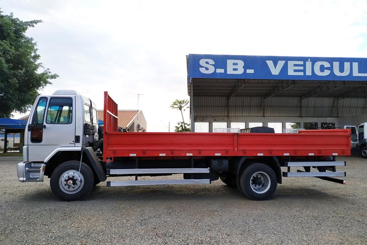 Ford Cargo1317 - 06/06 10