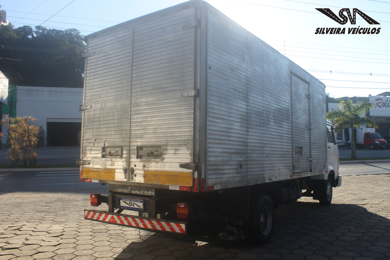Volkswagen 8 150 - 04/04 5